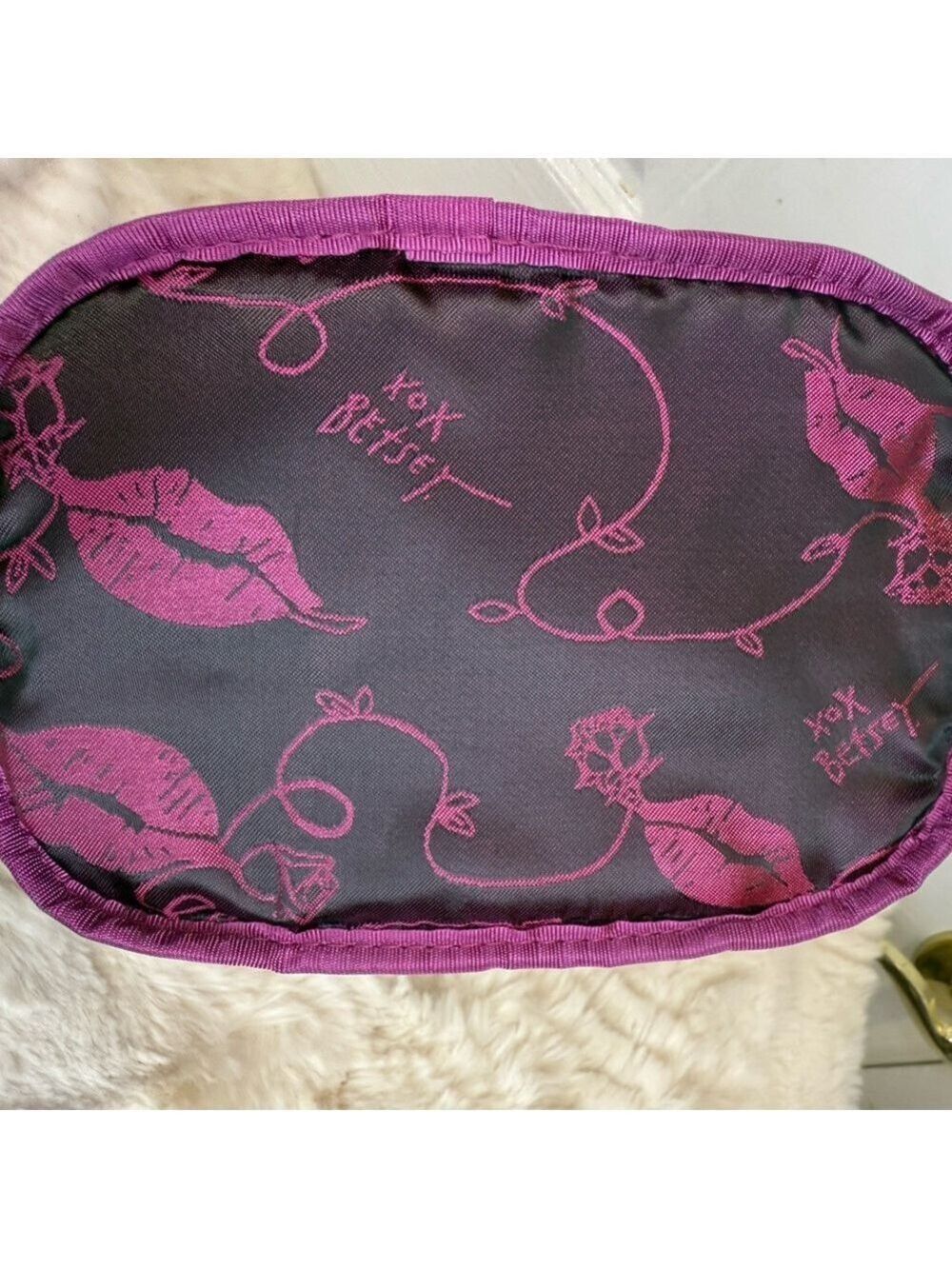 BETSY JOHNSON BLACK HEART QUILTED BAG WITH CHAIN - Picture 10 of 16
